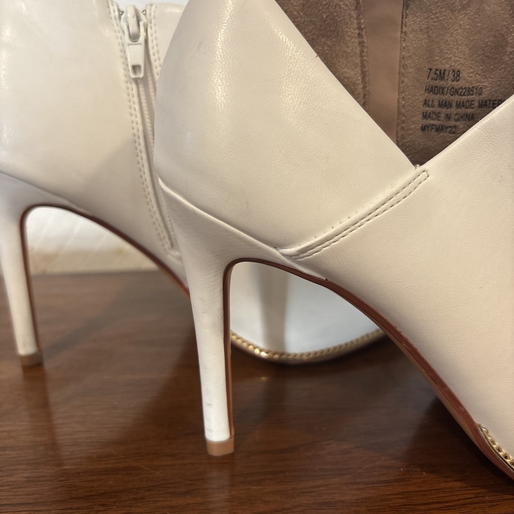 BCBGENERATION Womens White Padded Hadix Pointed Toe Stiletto Zip-Up Booties 7.5 - Picture 9 of 16